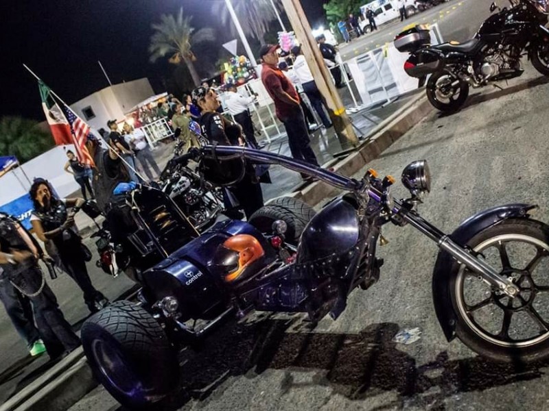 Motos